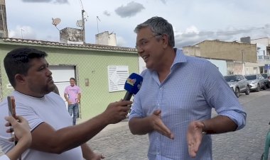 Prefeito Sérgio Reis é vaiado durante ordem de serviço para pavimentação de 50 ruas em Lagarto por meio de emenda do deputado Gustinho Ribeiro