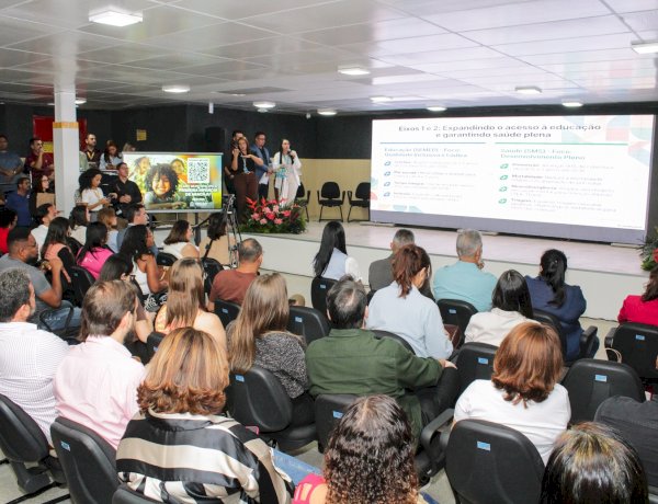 Comunidade escolar da rede de Aracaju celebra lançamento do Plano Municipal pela Primeira Infância