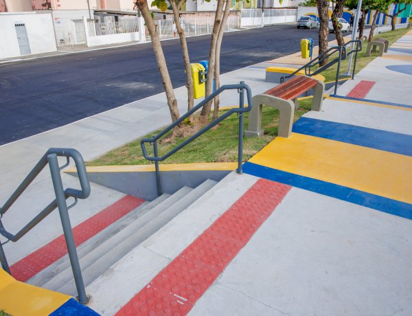 Prefeitura inaugura urbanização do calçadão da Avenida Augusto Franco e moradores aprovam novo espaço
