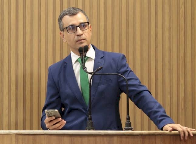 Vereador de Aracaju aponta guerrilha virtual contra a prefeita Emília